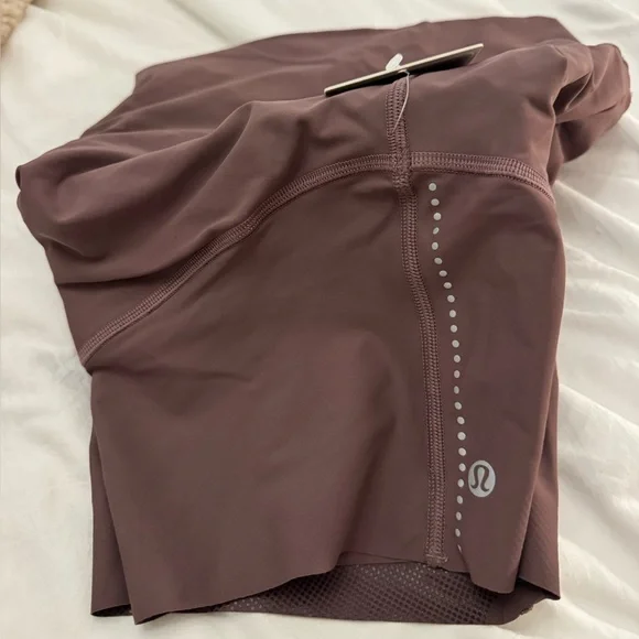 NWT! lululemon City to Summit Light Cycling Short - Picture 6 of 10